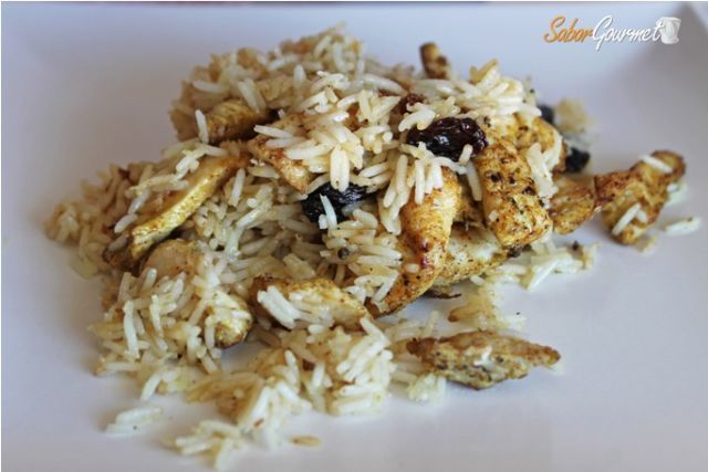 Pollo al curry de madras con arroz Basmati