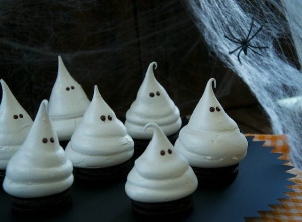 recetas-halloween-fantasmas-de-merengue-oreo