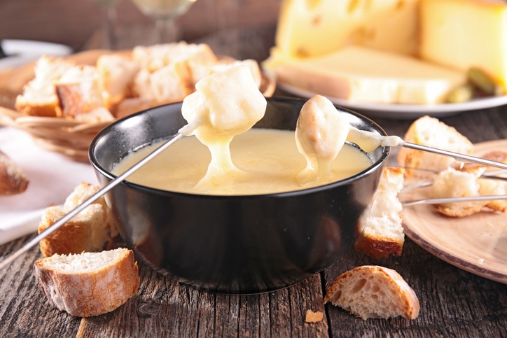 Cómo hacer fondue de queso - SaborGourmet.com