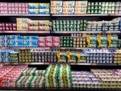 La OCU dicta sentencia: El mejor yogur de supermercado se vende en Mercadona - Portada