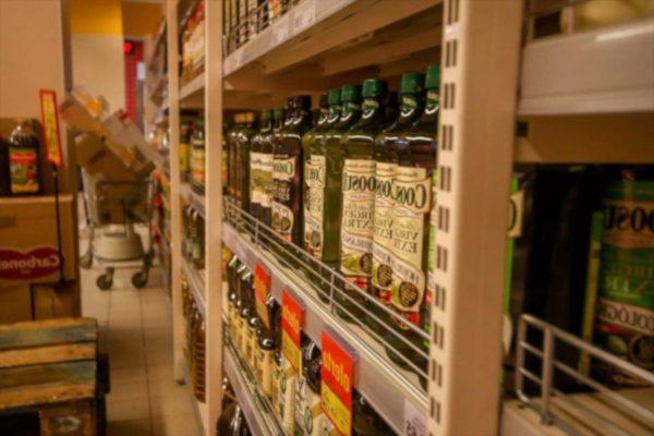 Ahorro de un 45%: el súper más barato para comprar estas marcas de aceite de oliva - Portada