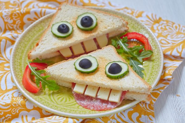 Bocadillos Fríos o Sandwiches para Fiestas para niños boca 