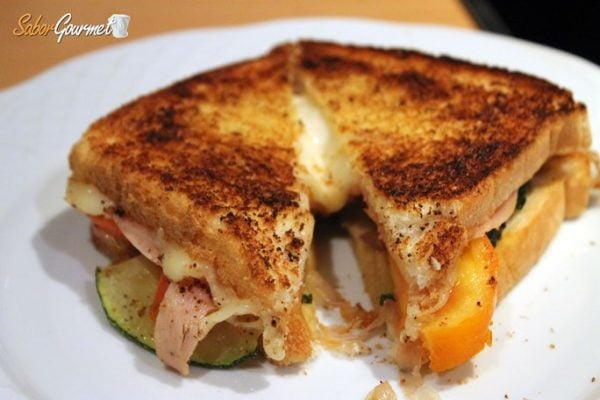 Sandwich- pavo-queso-tetilla- verduras