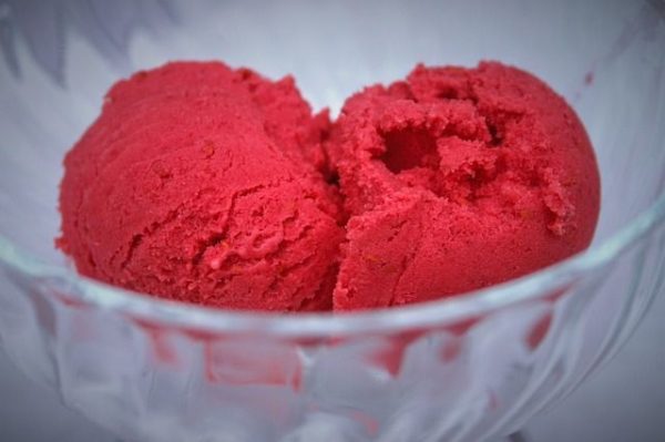 como-hacer-yogur-helado-frambuesa