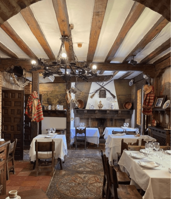 Dónde comer cochinillo en Segovia: los 4 mejores restaurantes Mesón de Cándido