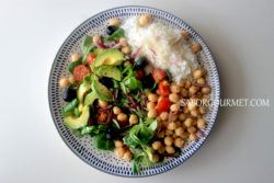 Ensalada de garbanzos y aguacate