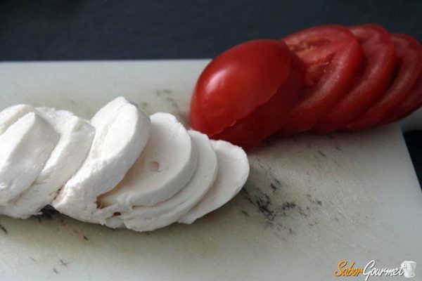 ensalada-tomate-mozzarella-ingredientes