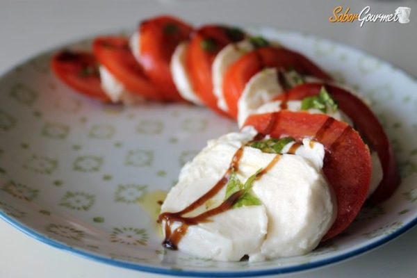 ensalada-tomate-y-mozzarella