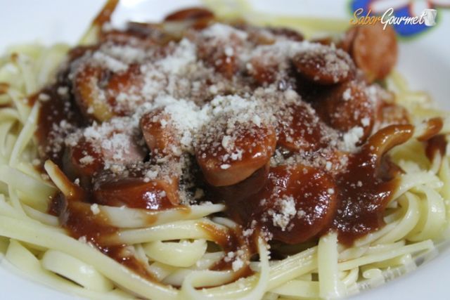 espaguetis con salchicas lekue