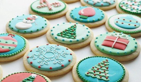 galletas-de-navidad-decoradas-con-motivos-navidenos