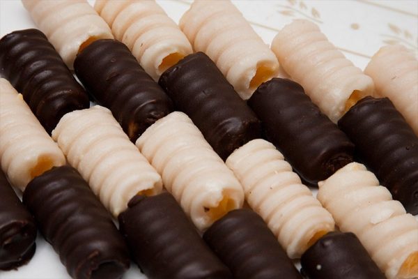 huesos-de-santo-normales-y-con-chocolate