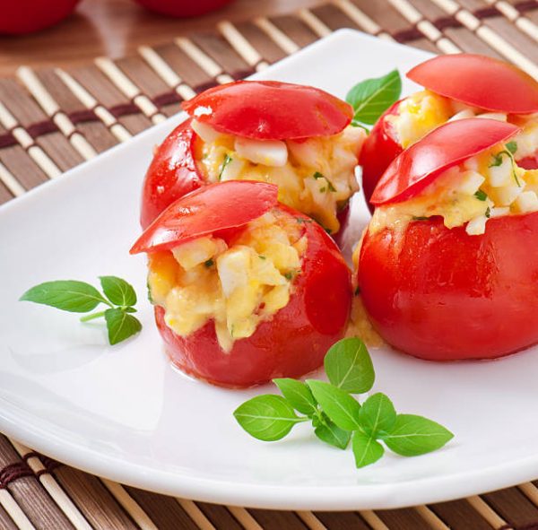 Las mejores recetas de desayunos fitness para perder grasa tomates rellenos huevo 