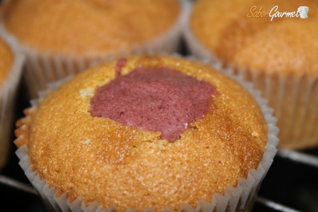 muffins rellenas de cereza