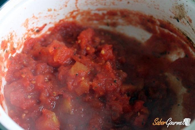 patatas-rellenas-atun-salsa-tomate