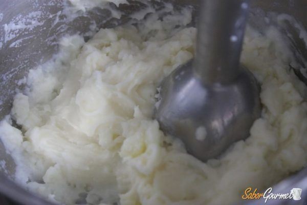 rodar Dar Nube Cómo hacer puré de patatas casero - SaborGourmet.com