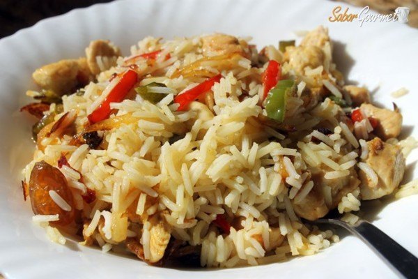 salteado de pollo al curry con arroz basmati