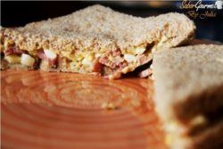Sándwich de bacon con huevo (tipo Rodilla)
