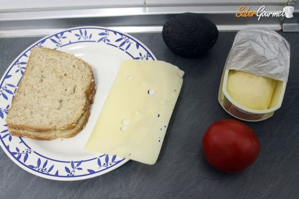 sandwich-queso-aguacate-ingredientes