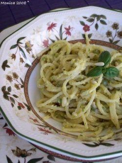 Spaghetti al pesto con ricota