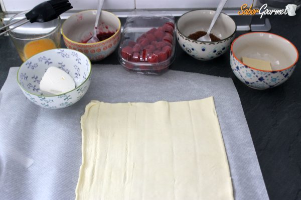 trenza-hojaldre-queso-frambuesas-ingredientes